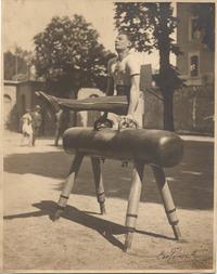 Al cavallo con maniglie negli anni '20